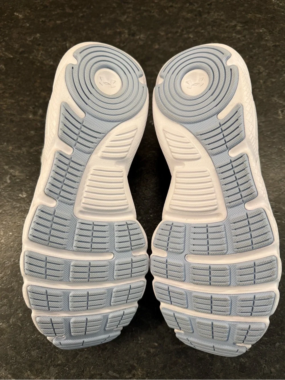 LIKE NEW Under Armour Charged Assert 9 Sneakers, Womens, Size 9